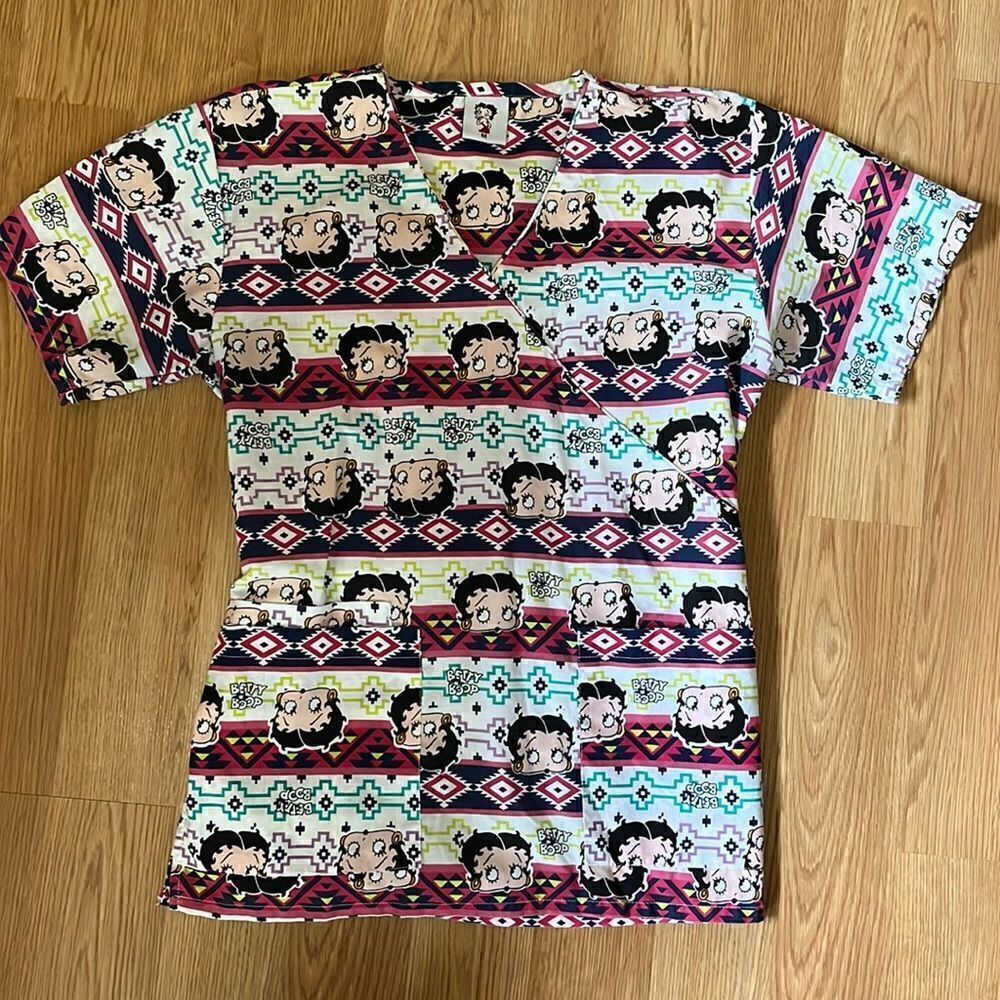 Betty Boop Scrub Top Size Medium